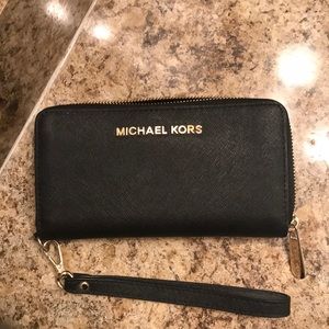 Michael Kors wristlet
